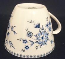 Lade das Bild in den Galerie-Viewer, KAFFEETASSE - Porzellan, Punkte Kreise Rand Flora Blüten Pflanzen Blatt Blätter Motiv Dekor