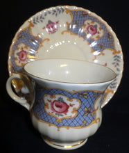 Lade das Bild in den Galerie-Viewer, 2er TEE SAMMELGEDECK - Porzellan, Flora Rosenblumen Blüte Abstrakt Goldrand Motiv Dekor (BC)