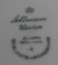 Lade das Bild in den Galerie-Viewer, 2er Set SUPPENTELLER - Porzellan, Abstrakt Zeichen Schnörkel Relief Gewölbter Rand Motiv Dekor