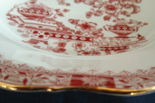 Lade das Bild in den Galerie-Viewer, SUPPENTELLER "Theresia" - Porzellan, Asiatischer Garten Flora Blumen Pflanzen Abstrakt Motiv Gewölbter Goldrand Dekor