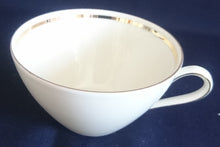 Lade das Bild in den Galerie-Viewer, TEETASSE - Porzellan, Goldrand Klassisch Motiv Dekor (3xBC&8xnBC)