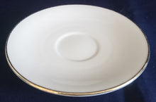 Lade das Bild in den Galerie-Viewer, 2er Teegedeck - Porzellan, Goldrand Klassisch Motiv Dekor