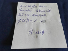 Lade das Bild in den Galerie-Viewer, Zweier-Kaffeegedeck aus Porzellan mit Punkten, Kreisen, Flora, Blüten, Pflanzen und Blattmotiven von Seltmann Weiden.
