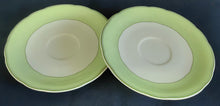 Lade das Bild in den Galerie-Viewer, 2er Set UNTERTASSEN - Porzellan, Breiter Rand Gewölbt Linien Motiv Dekor