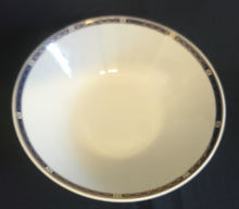 Lade das Bild in den Galerie-Viewer, GROßE BEILAGENSCHÜSSEL - Porzellan, Abstrakt Linien Kreuze Goldrand Muster Motiv Dekor