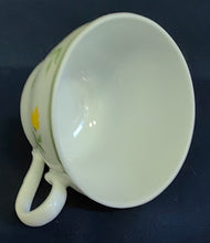 Lade das Bild in den Galerie-Viewer, KAFFEETASSE - Porzellan, Flora Blumenblüten Pflanzen Rand Linien Motiv Dekor