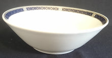 Lade das Bild in den Galerie-Viewer, 3er Set GROßE~ MITTLERE~ & KLEINE~ BEILAGENSCHÜSSEL - Porzellan, Abstrakt Linien Kreuze Goldrand Muster Motiv Dekor