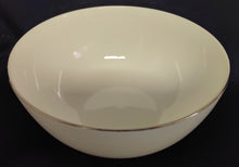 Lade das Bild in den Galerie-Viewer, GROßE BEILAGEN~ SERVIERSCHÜSSEL - Porzellan, Platin Oberer Linien Rand Motiv Dekor