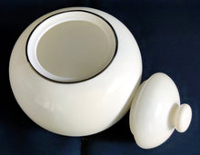 Lade das Bild in den Galerie-Viewer, 3er Set MILCHKÄNNCHEN & ZUCKERDOSE + DECKEL - Porzellan, Platin Oberer Linien Rand Motiv Dekor