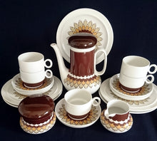 Lade das Bild in den Galerie-Viewer, 2er Set DESSERTTELLER - Porzellan, Geometrisches Abstraktes Wellen Zeichen Motiv Dekor