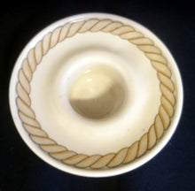 Lade das Bild in den Galerie-Viewer, 2er Set EIERBECHER "Corda Avana" - Porzellan, Gedrehtes Seil Zopf Strick Motiv Dekor