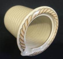 Lade das Bild in den Galerie-Viewer, 3er Set MILCHKÄNNCHEN & ZUCKERDOSE + DECKEL "Corda Avana" - Porzellan, Gedrehtes Seil Zopf Strick Relief Motiv Dekor