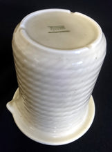 Lade das Bild in den Galerie-Viewer, MILCHKÄNNCHEN "Corda Avana" - Porzellan, Gedrehtes Seil Zopf Strick Relief Motiv Dekor