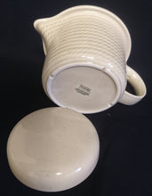 Lade das Bild in den Galerie-Viewer, SAUCIER "Corda Avana" - Porzellan, Gedrehtes Seil Zopf Strick Relief Motiv Dekor