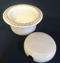 Lade das Bild in den Galerie-Viewer, ZUCKERDOSE MIT DECKEL "Corda Avana" - Porzellan, Gedrehtes Seil Zopf Strick Motiv Dekor
