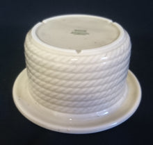 Lade das Bild in den Galerie-Viewer, 3er Set MILCHKÄNNCHEN & ZUCKERDOSE + DECKEL "Corda Avana" - Porzellan, Gedrehtes Seil Zopf Strick Relief Motiv Dekor