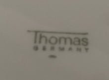 Lade das Bild in den Galerie-Viewer, DESSERTTELLER "York Cubic" - Porzellan, Abstrakt Geometrisches Balken Rechteck Geschwungene Streifen Motiv Dekor