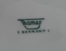 Lade das Bild in den Galerie-Viewer, DESSERTTELLER - Porzellan, Geometrisches Abstraktes Wellen Zeichen Motiv Dekor (BC)