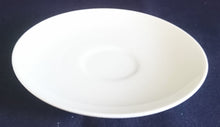 Lade das Bild in den Galerie-Viewer, UNTERTASSE - Porzellan, Einfärbiges Gastronomisches Motiv Dekor
