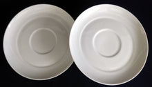 Lade das Bild in den Galerie-Viewer, 2er Set UNTERTASSEN - Porzellan, Klassisch Einfärbiges Motiv Dekor