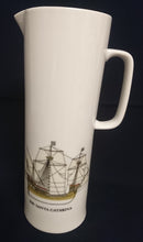 Lade das Bild in den Galerie-Viewer, 6er Set GETRÄNKEKANNE & ~BECHER - Porzellan, Jahrgänge Aufschrift Segelschiffe Motiv Dekor