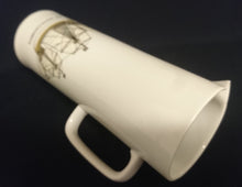 Lade das Bild in den Galerie-Viewer, GETRÄNKEKANNE "Segelschiffe" - Porzellan, Jahr 1520 Santa Catarina Aufschrift Segelschiff Motiv Dekor (BC)