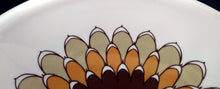 Lade das Bild in den Galerie-Viewer, TORTEN- BEILAGENTELLER - Porzellan, Geometrisches Abstraktes Wellen Zeichen Motiv Dekor (BC)