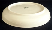 Lade das Bild in den Galerie-Viewer, 2er Set UNTERTASSEN - Porzellan, Geometrisches Abstraktes Wellen Zeichen Motiv Dekor