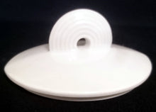 Lade das Bild in den Galerie-Viewer, ZUCKERDOSEN DECKEL "York Cubic" - Porzellan, Abstrakt Geometrisches Balken Rechteck Geschwungene Streifen Motiv Dekor