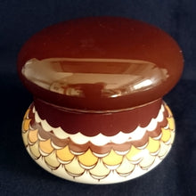 Lade das Bild in den Galerie-Viewer, 5er Set KAFFEEKANNE MIT DECKEL & MILCKÄNNCHEN & ZUCKERDOSE MIT DECKEL - Porzellan, Geometrisches Abstraktes Wellen Zeichen Motiv Dekor