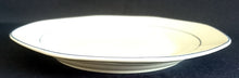 Lade das Bild in den Galerie-Viewer, DESSERTTELLER - Porzellan, 2facher Linien Rand Motiv Dekor