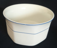 Lade das Bild in den Galerie-Viewer, SUPPENTASSE - Porzellan, 2facher Linien Rand Motiv Dekor