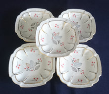 Lade das Bild in den Galerie-Viewer, BEILAGENSCHÄLCHEN - Porzellan, Gold Linien Flora Pflanzen Randwölbungen Relief Motiv Dekor