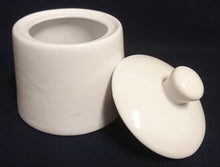 Lade das Bild in den Galerie-Viewer, ZUCKERDOSE MIT DECKEL "Atrium" - Porzellan, Gastronomisches Einfärbiges Motiv Form Dekor (BC)