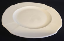 Lade das Bild in den Galerie-Viewer, DESSERTTELLER - Porzellan, Moderne Gastronomische Gewölbte Relief Form Motiv Dekor