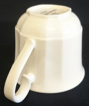 Lade das Bild in den Galerie-Viewer, 2er Set KAFFEETASSEN - Porzellan, Moderne Gastronomische Gewölbte Relief Form Motiv Dekor