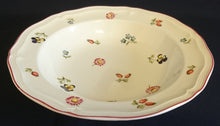 Lade das Bild in den Galerie-Viewer, SUPPENTELLER "Petite Fleur" - Porzellan, Flora Verschiedene Blumenblüten Blatt Blätter Motiv Dekor