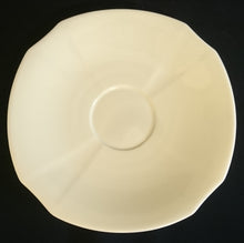 Lade das Bild in den Galerie-Viewer, 2er Set 2er KAFFEEGEDECKE - Porzellan, Moderne Gastronomische Gewölbte Relief Form Motiv Dekor