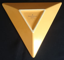 Lade das Bild in den Galerie-Viewer, 2er Set SNACKSCHALEN "Pasiega" - Keramik / Steingut, Abstrakt Geometrische Zeichen Spirale Linien Motiv Dekor