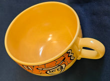 Lade das Bild in den Galerie-Viewer, 2er Set SUPPENTASSEN "Pasiega" - Keramik / Steingut, Abstrakt Geometrische Zeichen Spirale Linien Motiv Dekor