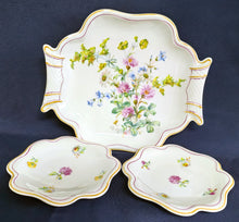 Lade das Bild in den Galerie-Viewer, 3er Set SCHALE & SCHÄLCHEN "Irka" - Porzellan, Goldrand Flora Pflanzen Blumen Blüten Motiv Dekor