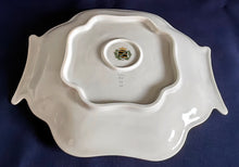 Lade das Bild in den Galerie-Viewer, SCHALE "Irka" - Porzellan, Goldrand Flora Pflanzen Blumen Blüten Motiv Dekor