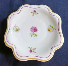 Lade das Bild in den Galerie-Viewer, 2er Set SCHÄLCHEN "Irka" - Porzellan, Goldrand Flora Pflanzen Blumen Blüten Motiv Dekor