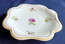 Lade das Bild in den Galerie-Viewer, 2er Set SCHÄLCHEN "Irka" - Porzellan, Goldrand Flora Pflanzen Blumen Blüten Motiv Dekor