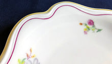 Lade das Bild in den Galerie-Viewer, SCHÄLCHEN "Irka" - Porzellan, Goldrand Flora Pflanzen Blumen Blüten Motiv Dekor