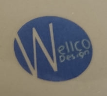 Lade das Bild in den Galerie-Viewer, UNTERTASSE - Porzellan, Weihnachten Advent Schnee Dorf Haus Tannenbaum Sterne Motiv Dekor