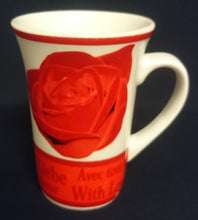 Lade das Bild in den Galerie-Viewer, KAFFEETASSE - Keramik / Steingut, Streifen Rand Flora Rosenblüten Alles Liebe With Love mon Amour Aufschrift Motiv Dekor