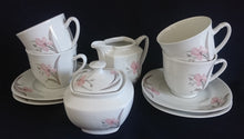 Lade das Bild in den Galerie-Viewer, 11 Teiliges TEESERVICE - Porzellan, Flora Blumenblüten Pflanzen Blatt Blätter Motiv Dekor