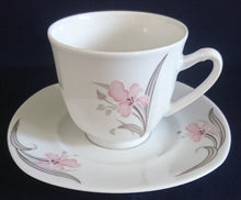 Lade das Bild in den Galerie-Viewer, 2er Set UNTERTASSEN - Porzellan, Flora Blumenblüten Pflanzen Blatt Blätter Motiv Dekor