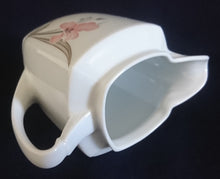 Lade das Bild in den Galerie-Viewer, 3er Set MILCHKÄNNCHEN & ZUCKERDOSE MIT DECKEL - Porzellan, Flora Blumenblüten Pflanzen Blatt Blätter Motiv Dekor